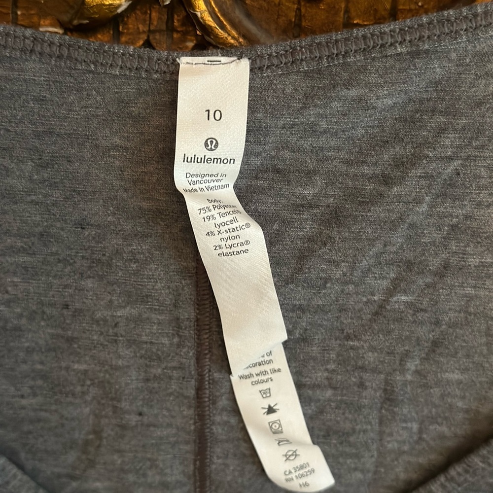 Lululemon top - Picture 2 of 2